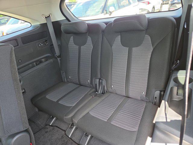 new 2025 Kia Sorento car, priced at $30,288