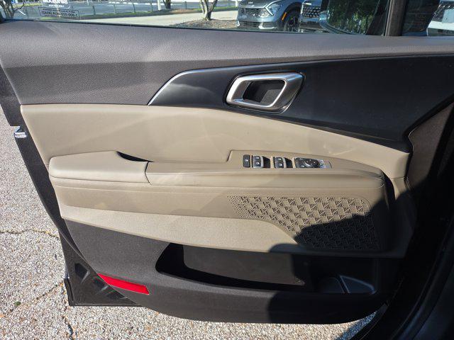 new 2026 Kia Carnival car, priced at $40,425