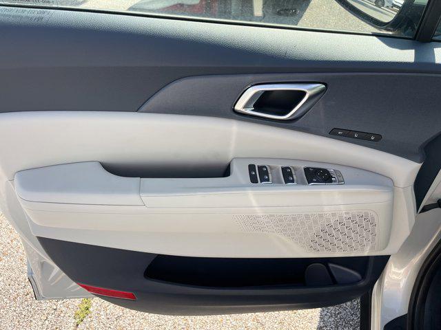 new 2026 Kia Carnival Hybrid car, priced at $45,385