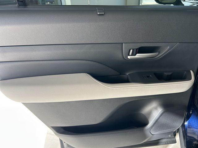 new 2026 Toyota Highlander Hybrid car, priced at $65,386