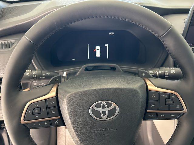 new 2026 Toyota Highlander Hybrid car, priced at $65,386