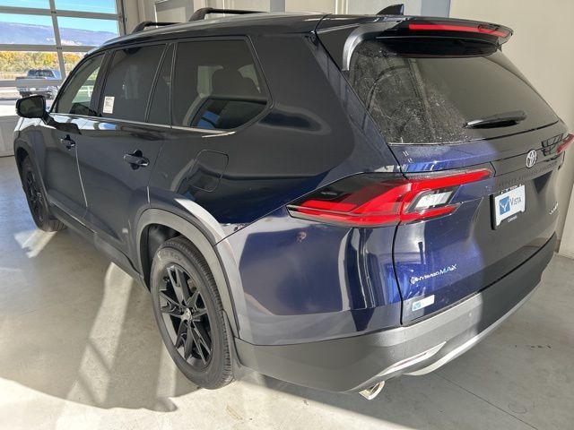 new 2026 Toyota Highlander Hybrid car, priced at $65,386