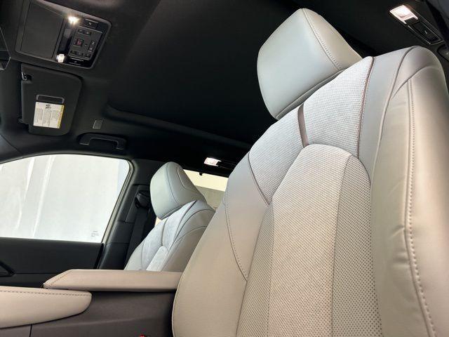 new 2026 Toyota Highlander Hybrid car, priced at $65,386