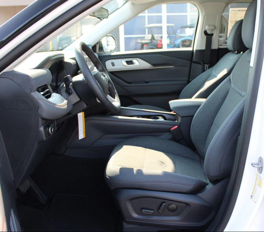 new 2025 Ford Explorer car, priced at $42,540
