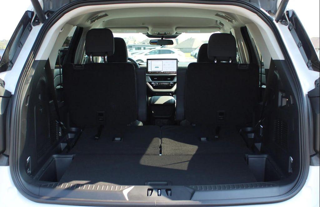 new 2025 Ford Explorer car, priced at $42,540