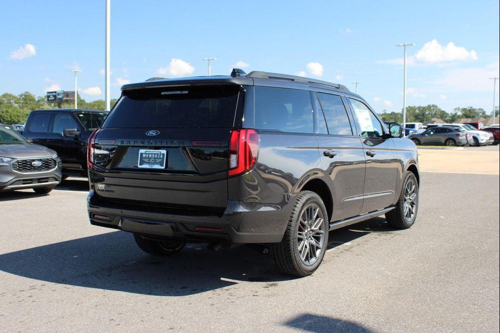 new 2025 Ford Expedition car, priced at $78,985