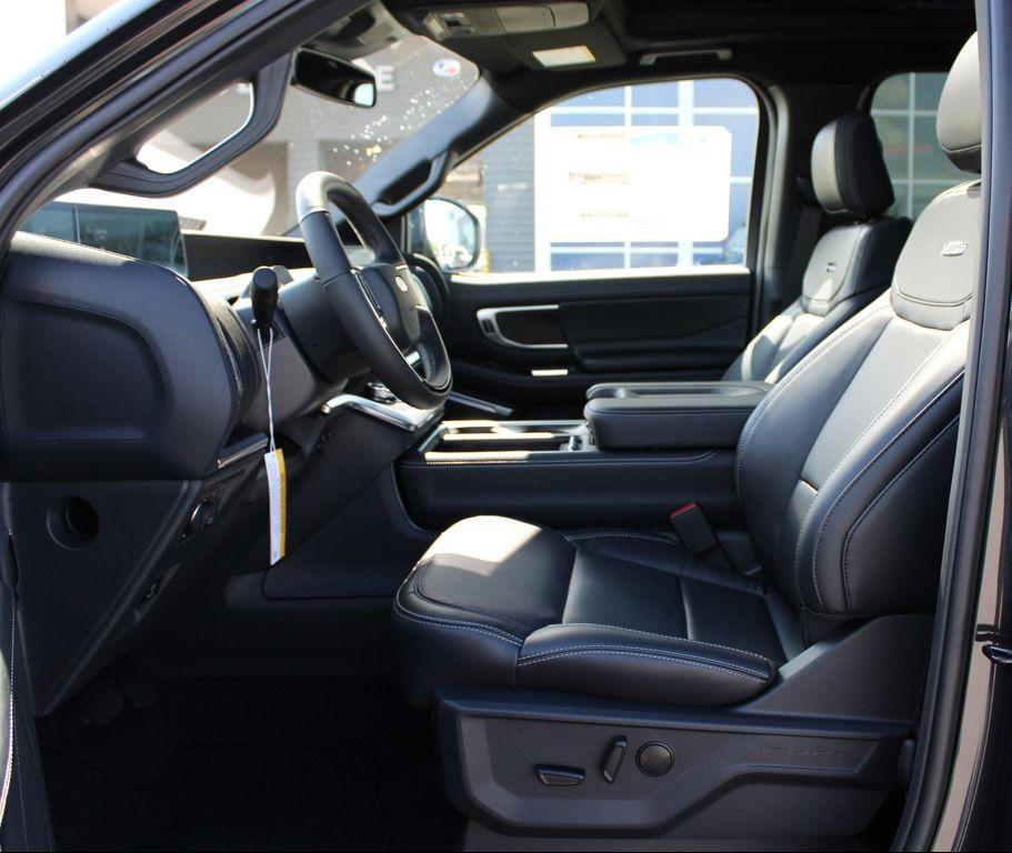 new 2025 Ford Expedition car, priced at $78,985