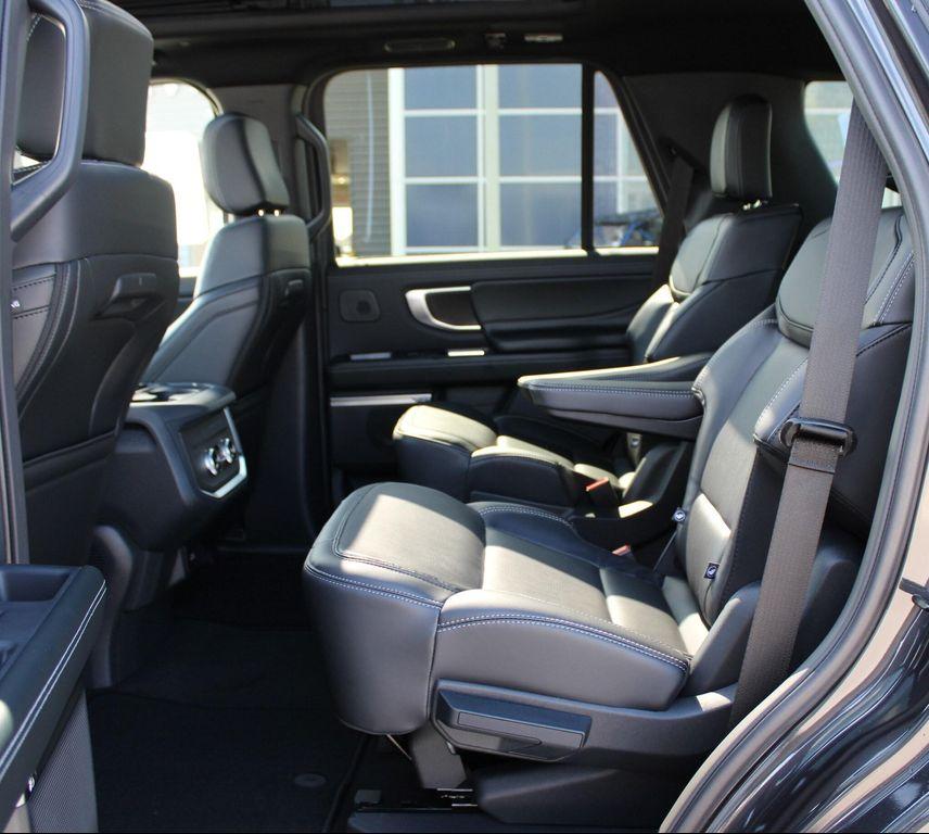 new 2025 Ford Expedition car, priced at $78,985