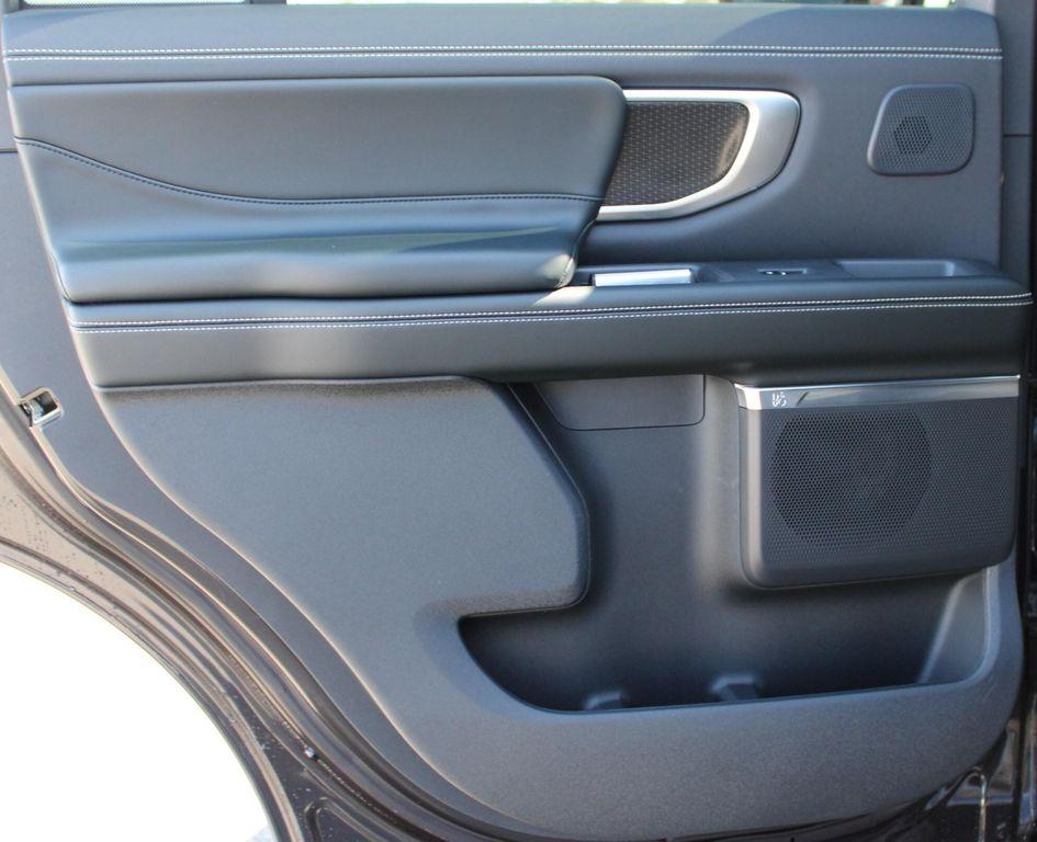 new 2025 Ford Expedition car, priced at $78,985