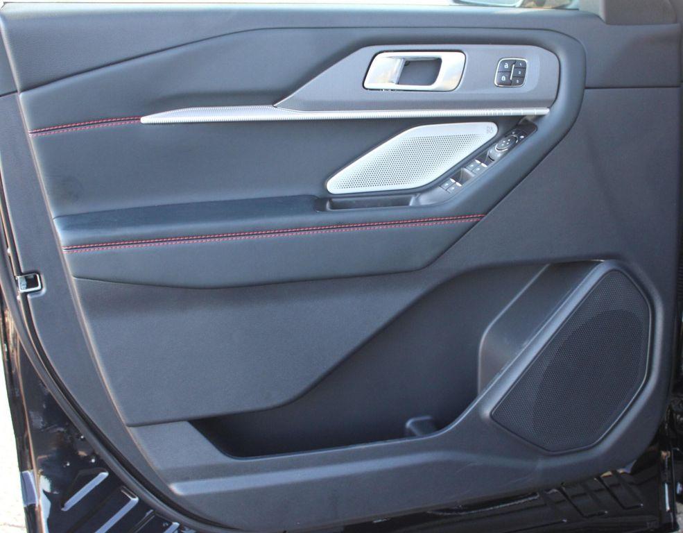 new 2025 Ford Explorer car, priced at $59,485