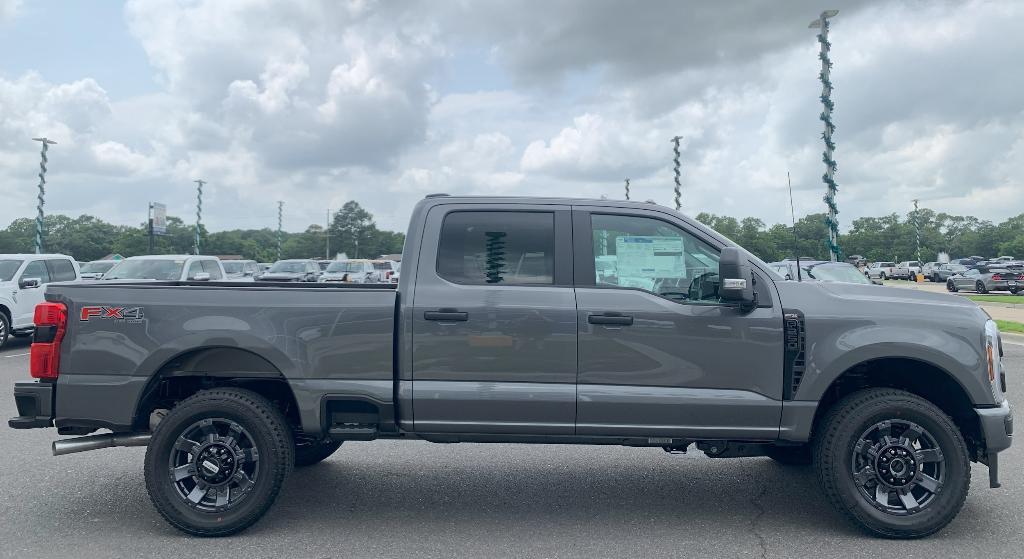 new 2024 Ford F-250 car, priced at $61,545