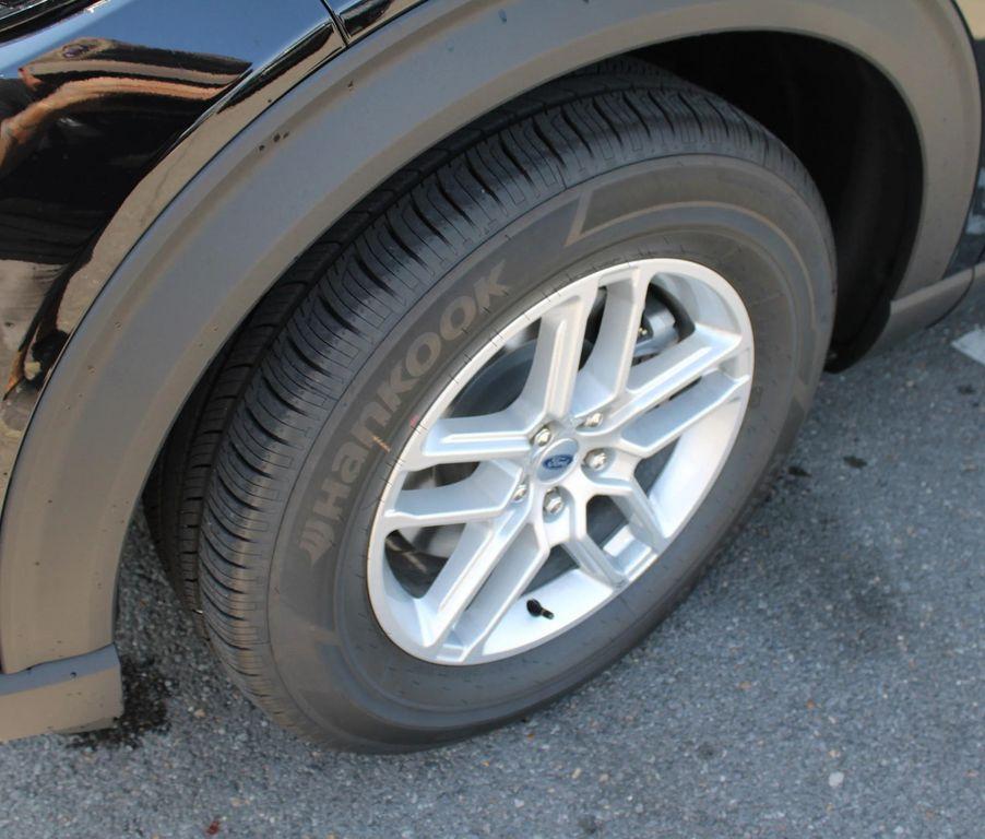 new 2025 Ford Explorer car, priced at $45,405