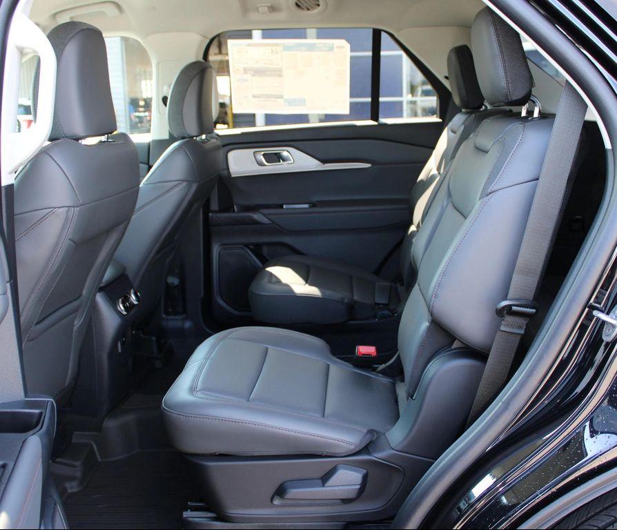 new 2025 Ford Explorer car, priced at $45,405