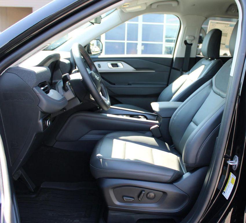 new 2025 Ford Explorer car, priced at $45,405