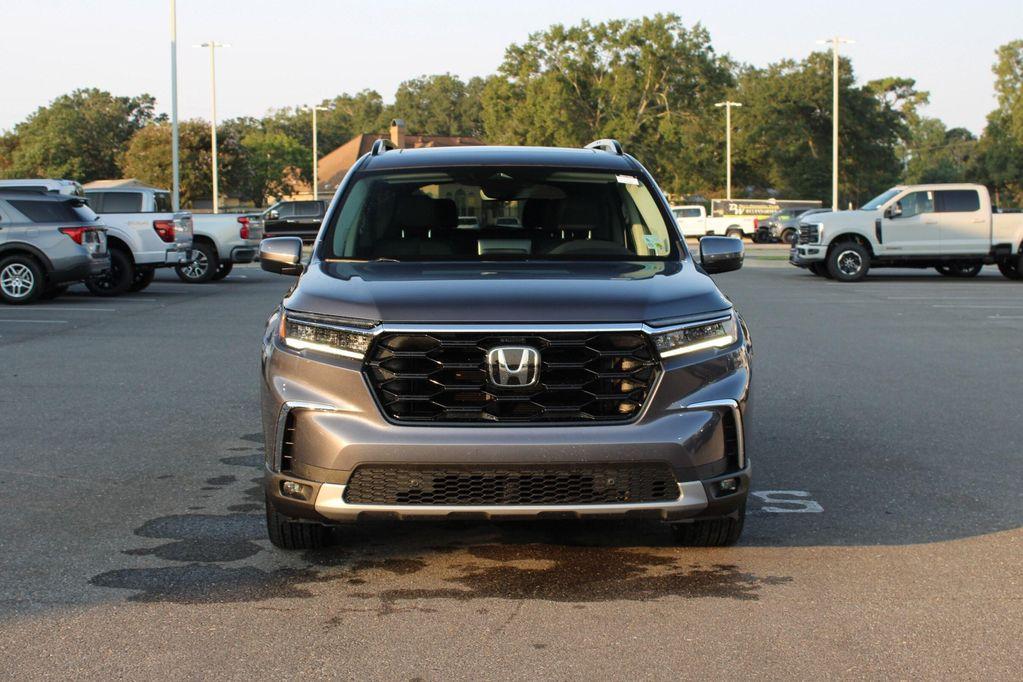 used 2025 Honda Pilot car, priced at $47,877