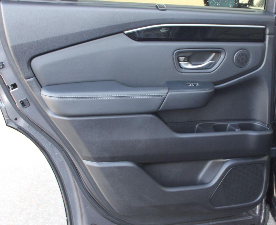 used 2025 Honda Pilot car, priced at $47,877