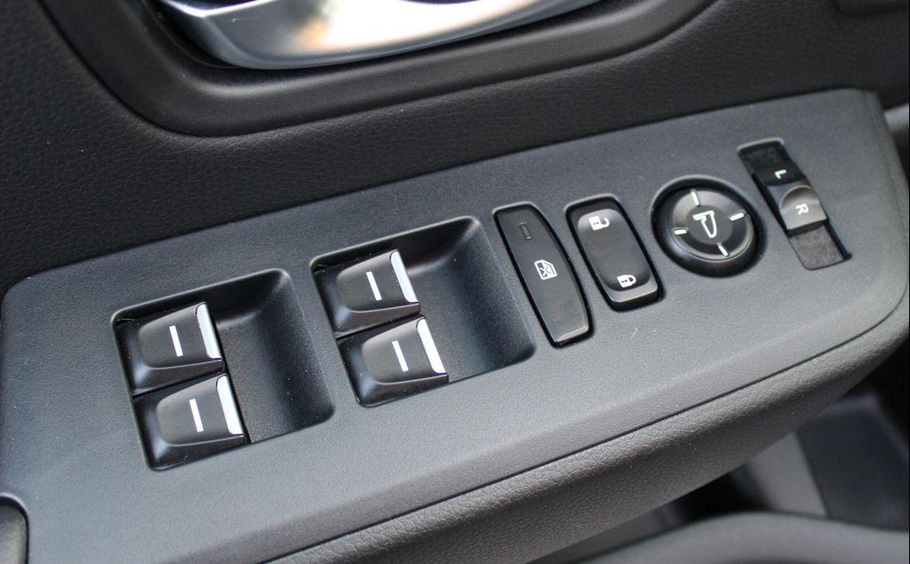 used 2025 Honda Pilot car, priced at $47,877