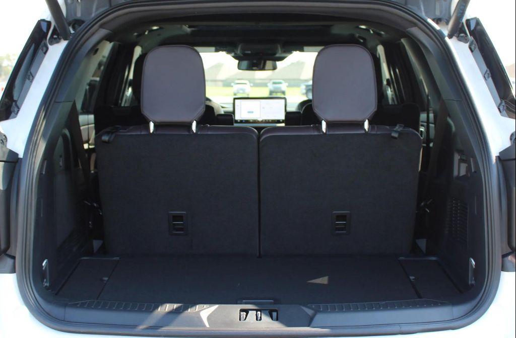 new 2025 Ford Explorer car, priced at $55,545