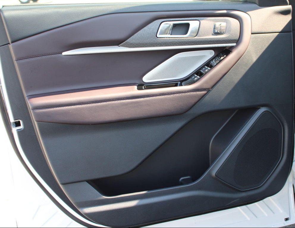 new 2025 Ford Explorer car, priced at $55,545