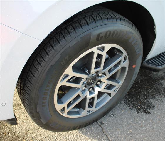 new 2025 Ford Expedition car, priced at $68,210