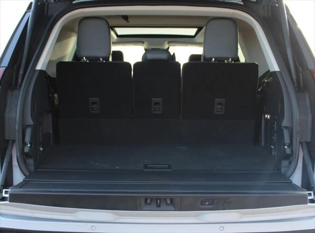 new 2025 Ford Expedition car, priced at $68,210