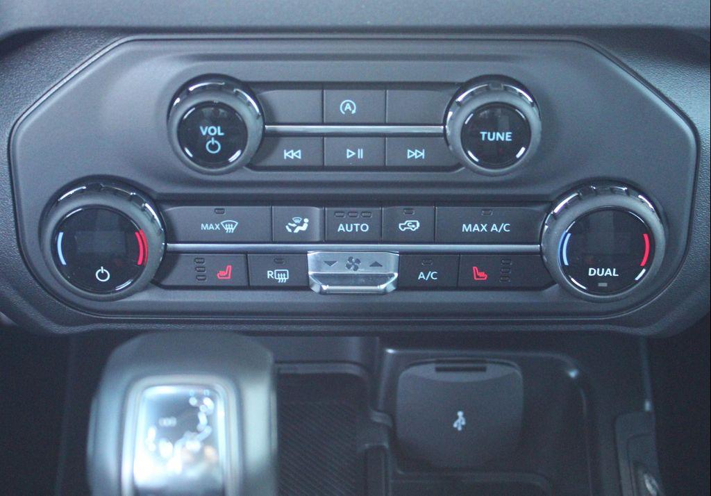 new 2025 Ford Bronco car, priced at $51,610