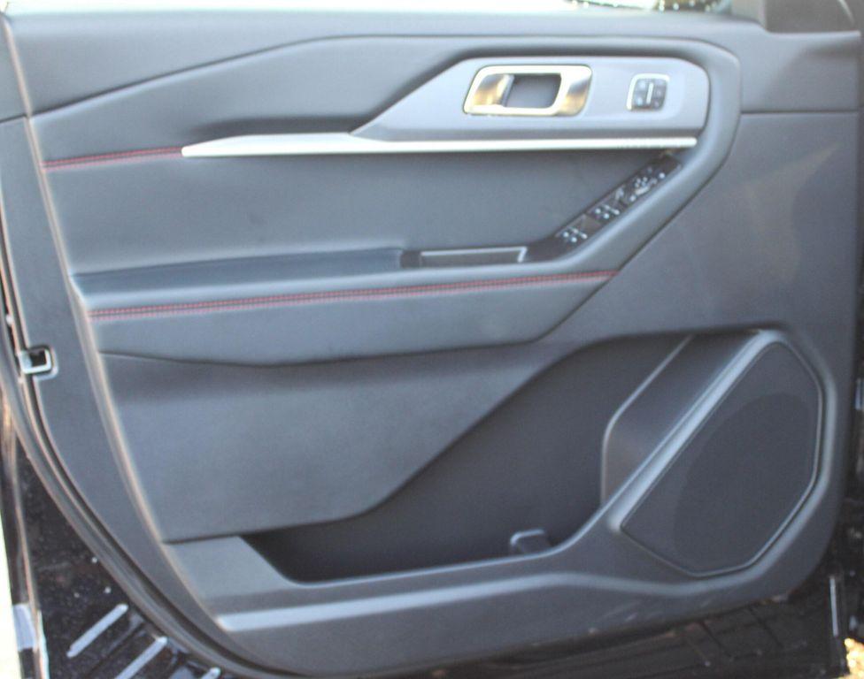 new 2025 Ford Explorer car, priced at $49,635