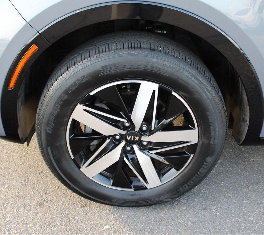 used 2021 Kia Sorento car, priced at $27,877