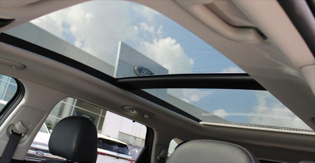 used 2023 Kia Sorento car, priced at $34,997