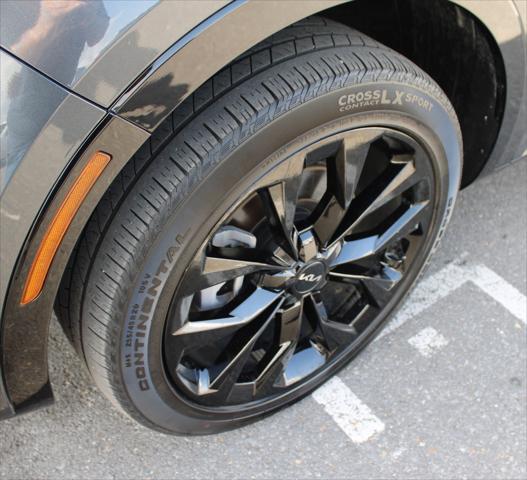 used 2023 Kia Sorento car, priced at $34,997