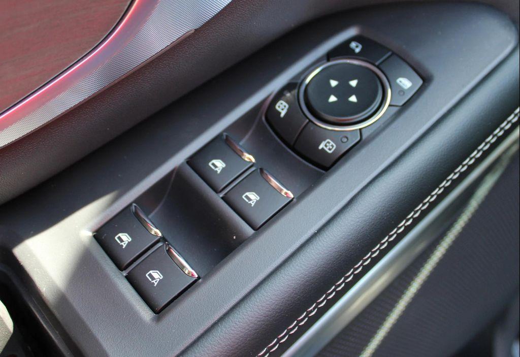 new 2025 Ford Expedition car, priced at $80,910