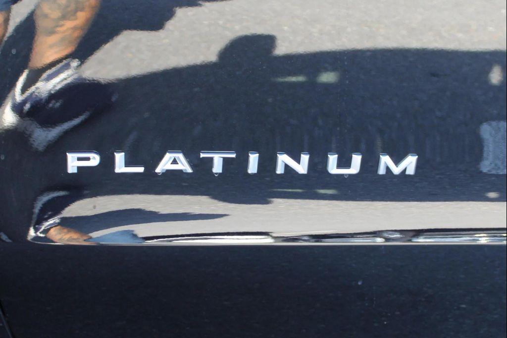 new 2025 Ford Expedition car, priced at $80,910