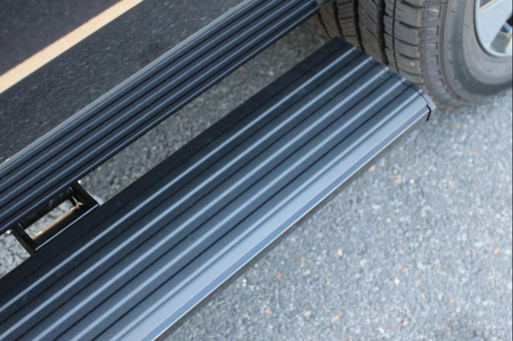 new 2025 Ford Expedition car, priced at $80,910