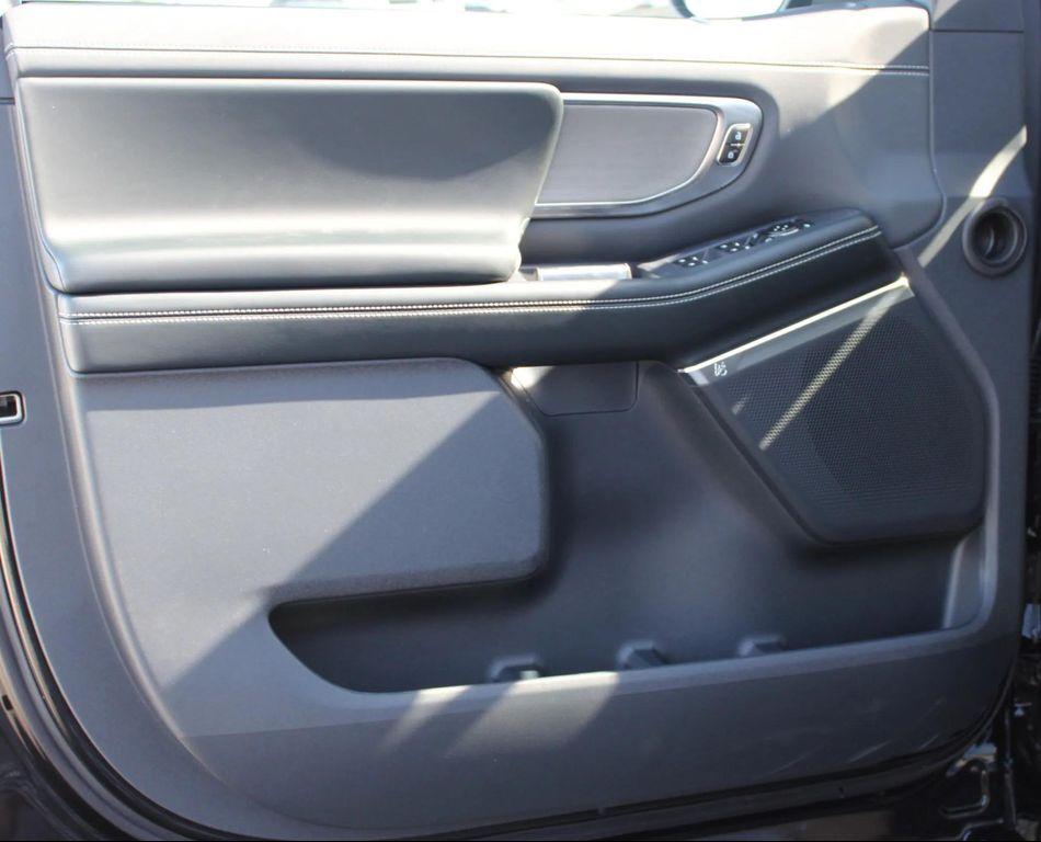 new 2025 Ford Expedition car, priced at $80,910