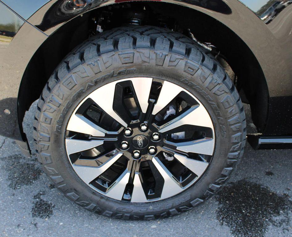 new 2025 Ford Expedition car, priced at $80,910