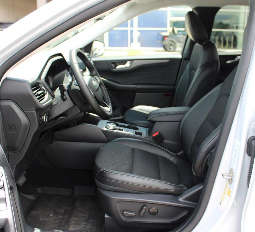 new 2025 Ford Escape PHEV car, priced at $39,550