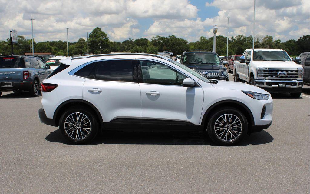 new 2025 Ford Escape PHEV car, priced at $39,550