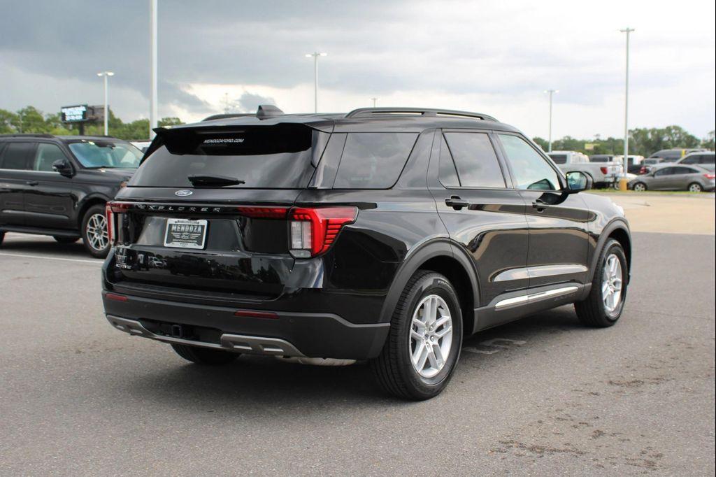 new 2025 Ford Explorer car, priced at $40,245