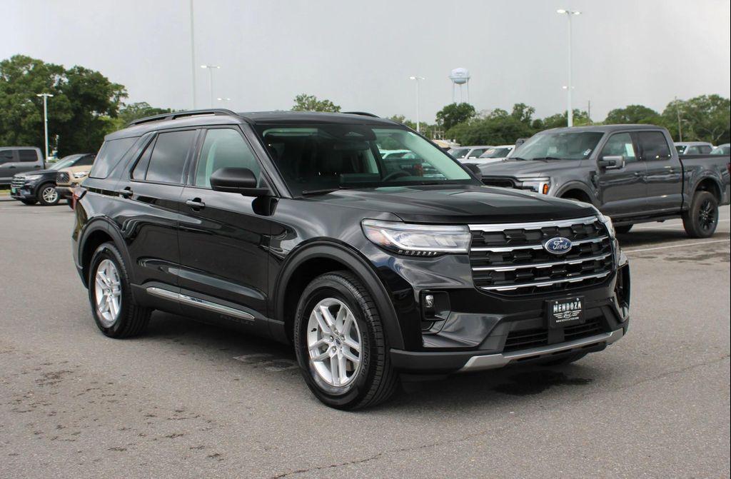 new 2025 Ford Explorer car, priced at $40,245