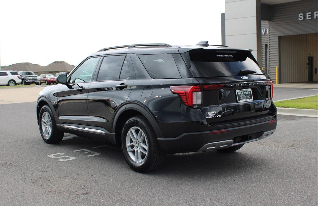 new 2025 Ford Explorer car, priced at $40,245