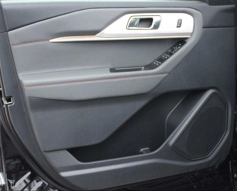 new 2025 Ford Explorer car, priced at $40,245