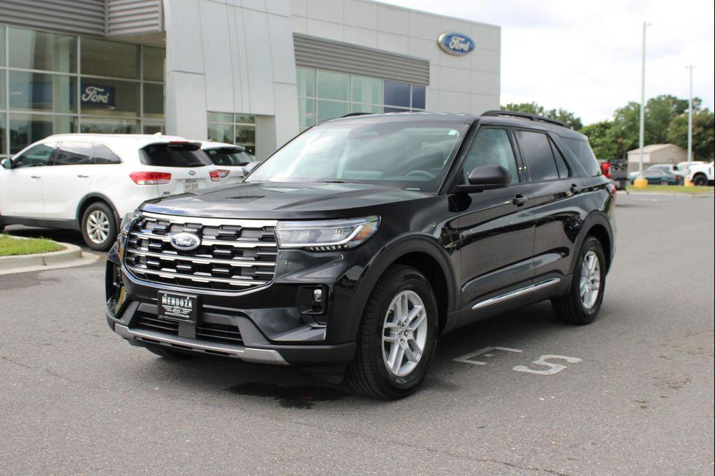new 2025 Ford Explorer car, priced at $40,245