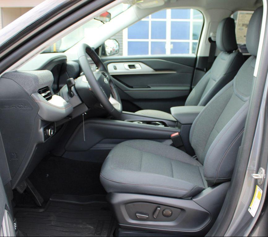 new 2025 Ford Explorer car, priced at $41,540