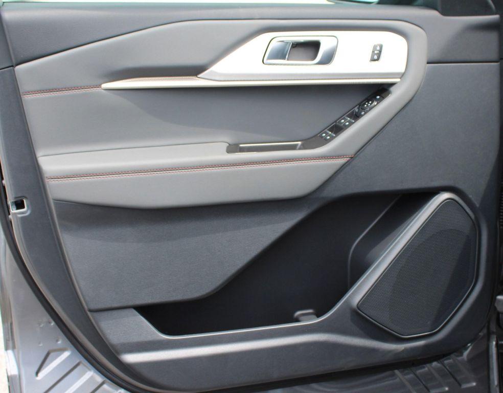 new 2025 Ford Explorer car, priced at $41,540