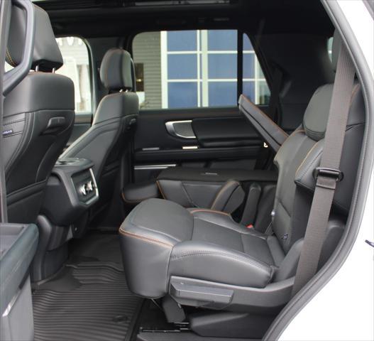 new 2025 Ford Expedition car, priced at $84,040
