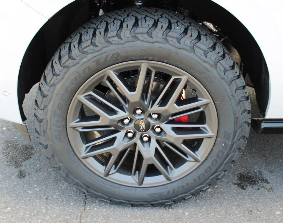new 2025 Ford Expedition car, priced at $85,725
