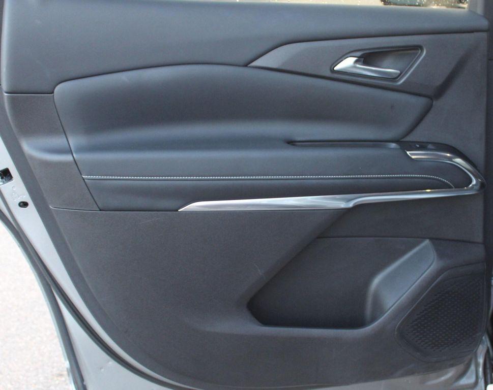 used 2025 Chevrolet Traverse car, priced at $38,877