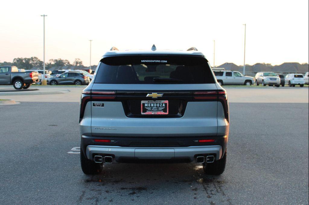 used 2025 Chevrolet Traverse car, priced at $38,877
