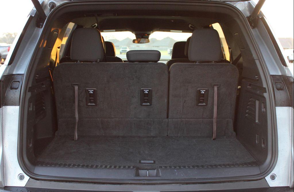 used 2025 Chevrolet Traverse car, priced at $38,877