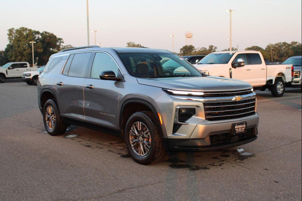 used 2025 Chevrolet Traverse car, priced at $38,877